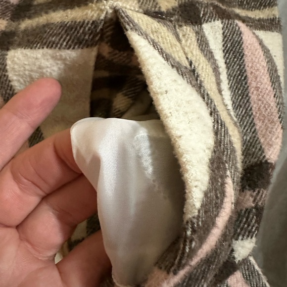 Winners knee length Shacket, Size Large, 3 for $25 - Picture 8 of 9